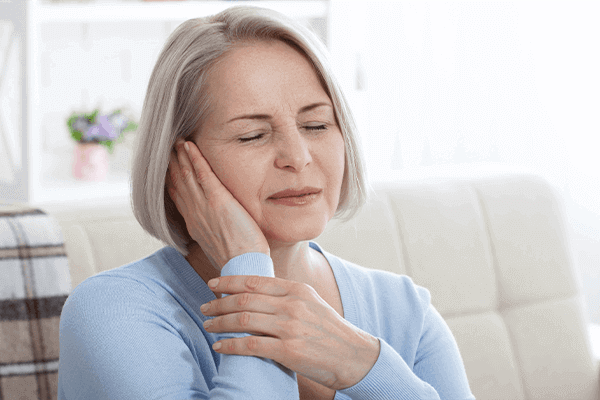 facial-pain-help-woman-in-pain